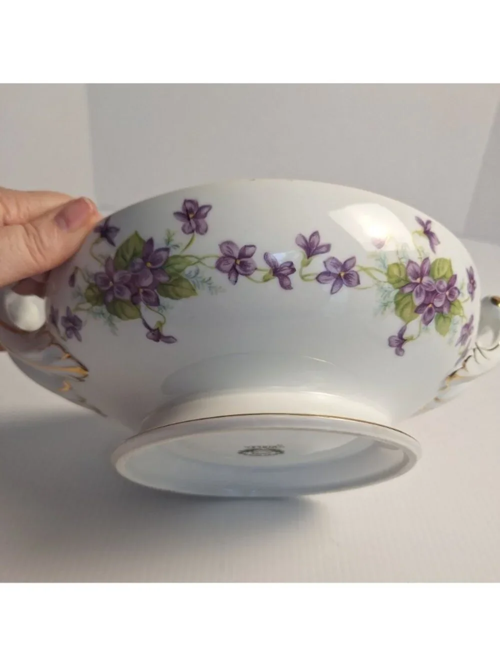 VTG WENTWORTH CHINA JAPAN PURPLE FLORAL GOLD TRIM LIDDED VEGETABLE BOWL VIOLA